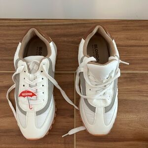 Blondo Women's White and Gray Sneakers